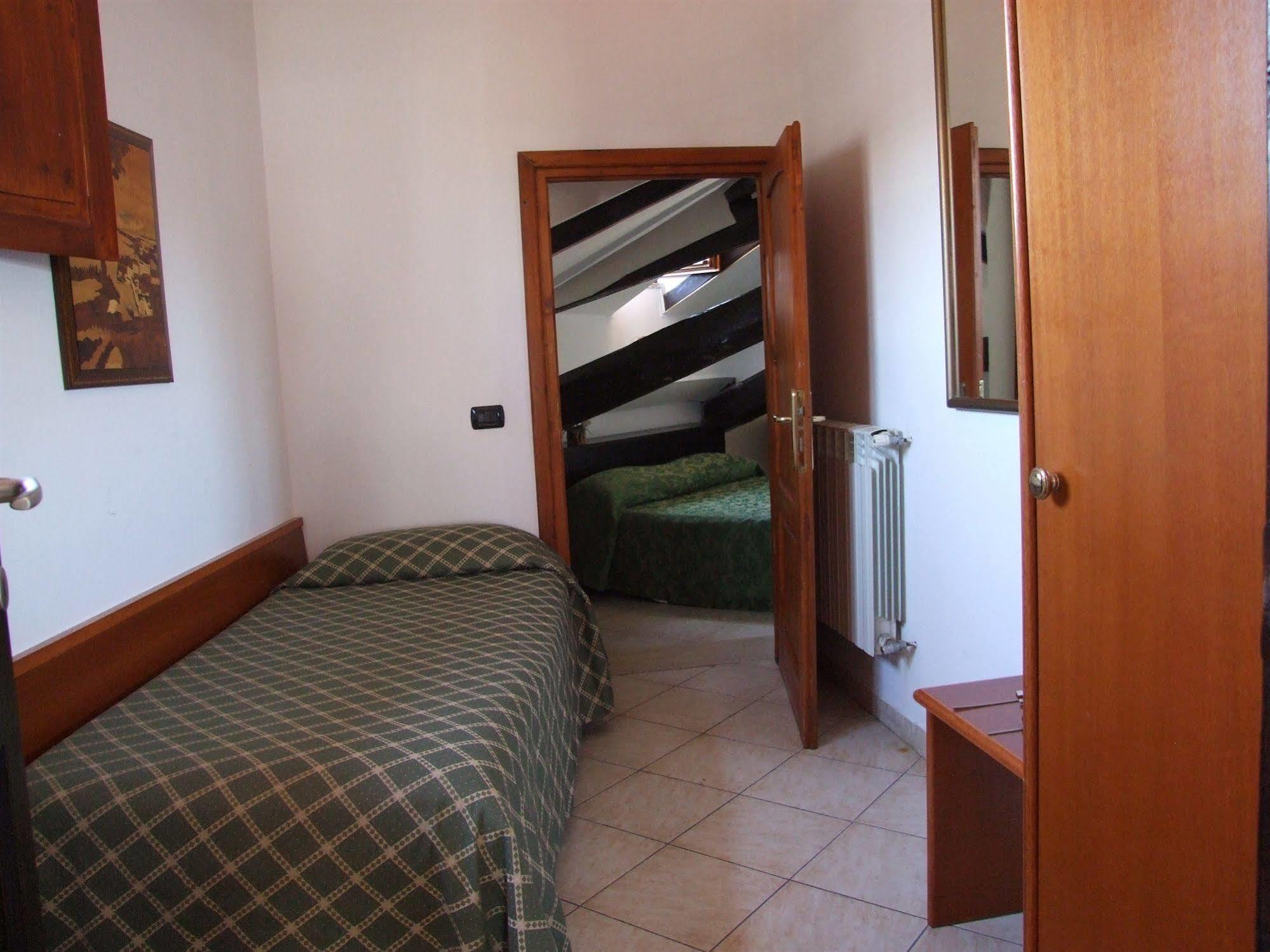 Nazional Rooms Roma Ngoại thất bức ảnh
